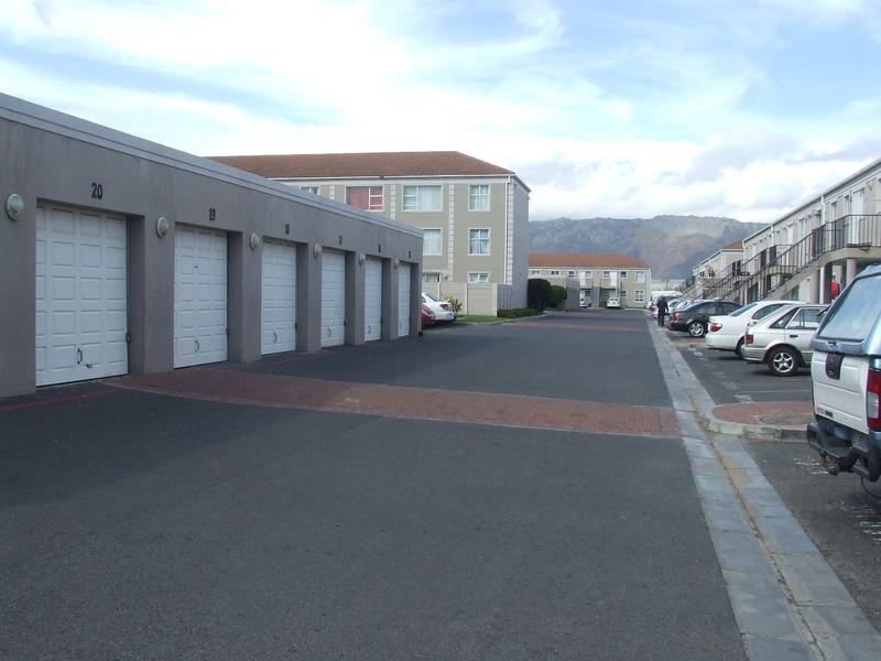 2 Bedroom Property for Sale in Guldenland Western Cape